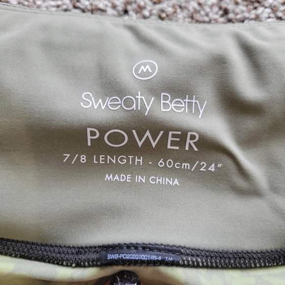 Like New Sweaty Betty Power 7/8 legging size M green floral pattern - Picture 4 of 5